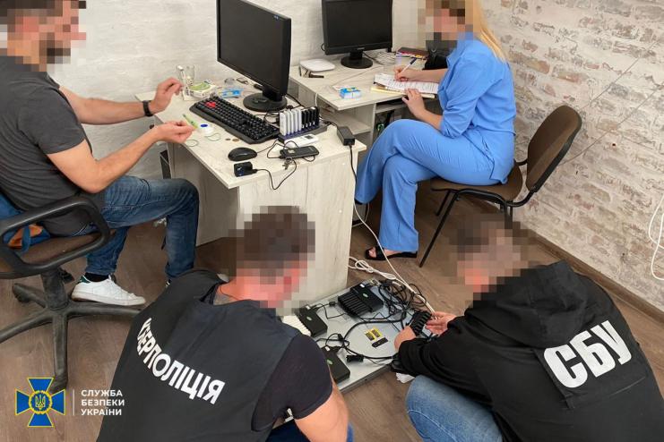 На Одещині СБУ заблокувала ботоферму, яка розганяла деструктивний контент в Україні