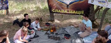 Джури куреня Тарутинського ліцею готуються до Дня захисника України