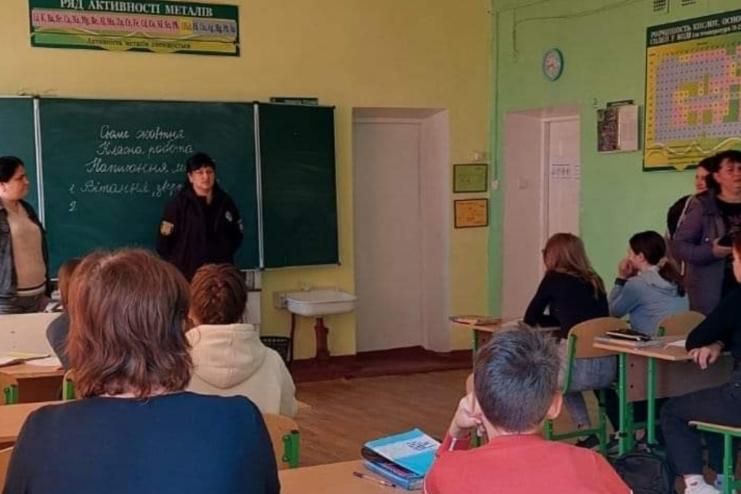 Зустріч у Мирнопольському ліцеї з працівниками соцслужби та та поліції