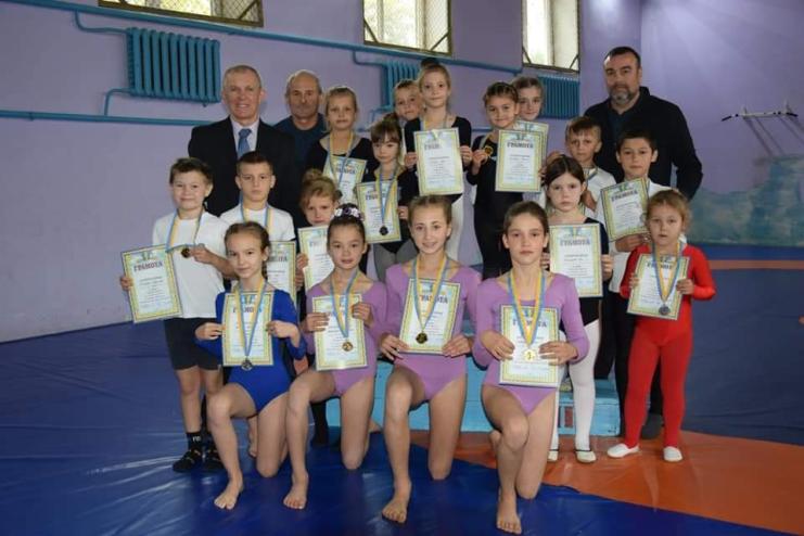 Відкрита першість зі спортивної акробатики