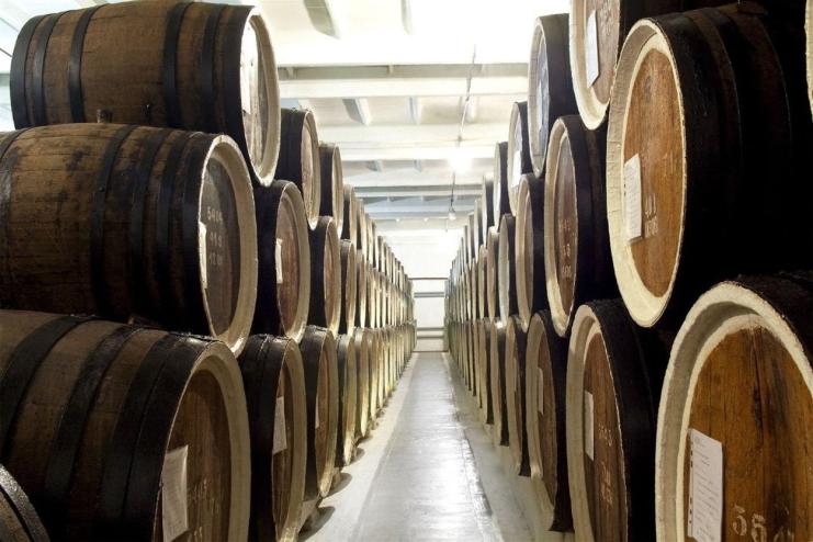 Росіяни пограбували коньячний завод "Таврія": вивезли все обладнання та продукцію