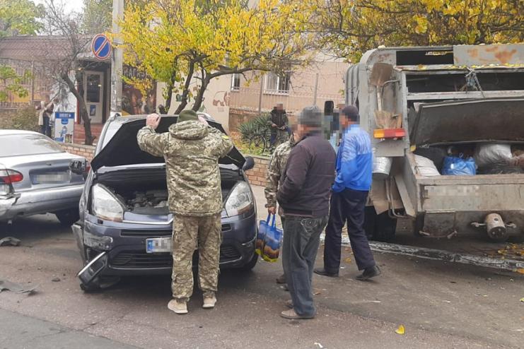 Відмовили гальма: на Одещині зіткнулися шість автомобілів