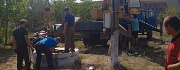 У с.Рівне закінчується ремонт водопроводу