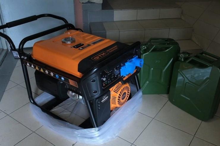 Через відключення електроенергії в Україні різко зріс попит на бензин та дизпаливо