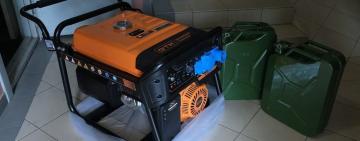 Через відключення електроенергії в Україні різко зріс попит на бензин та дизпаливо