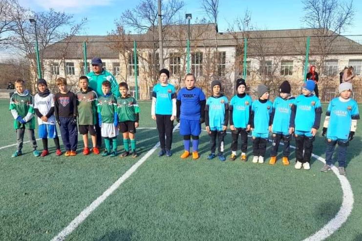 "ПІДТРИМУЙ СВОЇХ!". Футбольний турнір