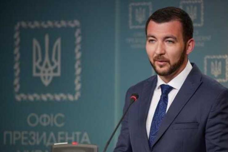 "Мівіну розбавляли": у перші дні війни оточення Зеленського жило в аскетичних умовах 