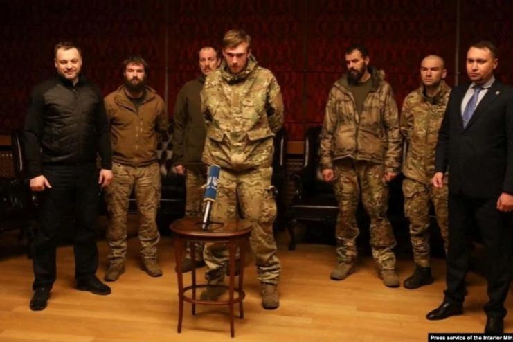 "Це дійсно наші герої": у Зеленського розповіли про стан командирів з "Азовсталі" і їхню можливу зустріч з родичами