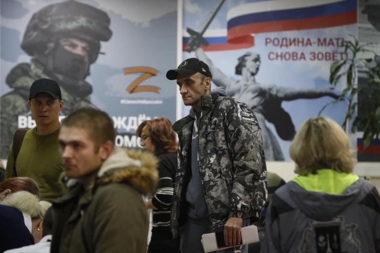 На Луганщині окупанти влаштовують публічні побиття тих, хто відмовляється від мобілізації, - ОВА