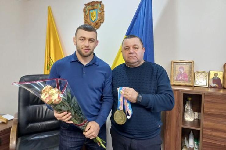 Чемпіон України та Європи Василь Михайлов завітав на Різдво до рідного Тарутине