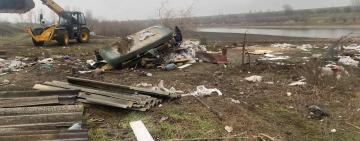 Тонни сміття: водойму в Павлівській ТГ  прибирають після горе-користувача