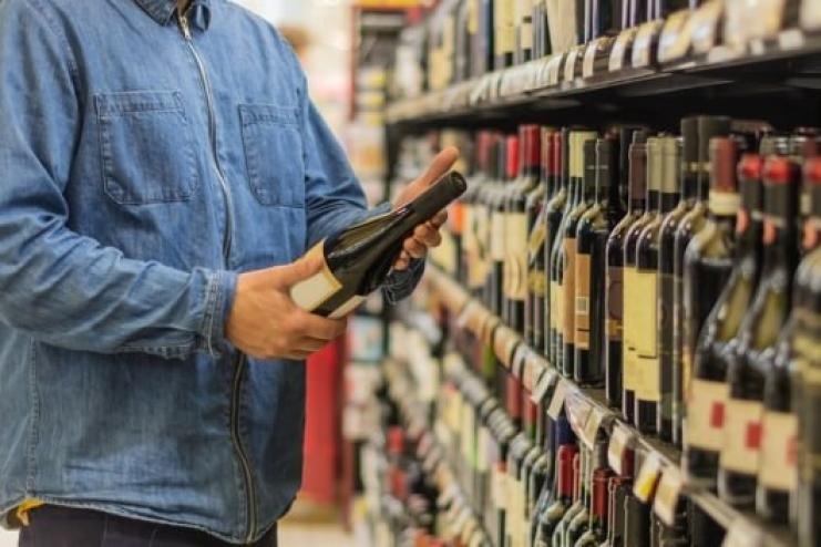 Офіс президента планує підвищити акцизи на алкоголь та пальне до рівня європейських