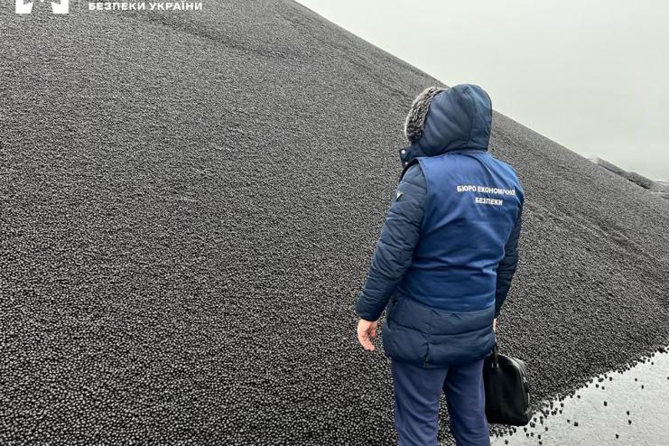 В портах Одещини знайшли підпільні склади рф із залізною рудою вартістю 1,8 млрд грн