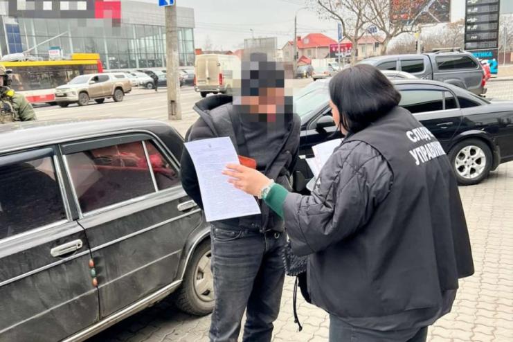 Багатодітність за 5,5 тис євро: винахідливий одесит переправляв військовозобов’язаних через кордон 