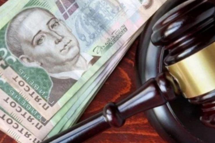 В українців за комунальні борги можуть забрати навіть брудний посуд: що відбувається і як покарають