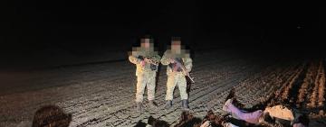 Зупинила лише стрілянина : на Одещині затримали 4-х «ухилянтів»