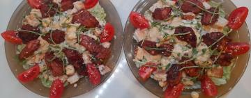 Смачний салат з пекінською капустою та курячим філе