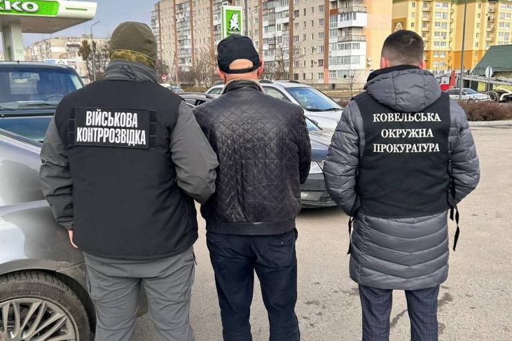 3000 дол США за виготовлення документів про непридатність до військової служби – підозрюють депутата міськради на Волині