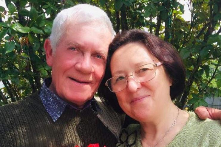 Така необхідна допомога в тилу: родина Гавриленко з Кілії в’яжуть теплі носки захисникам і теплі «чоботи» пораненим бійцям