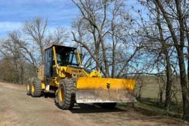 В Теплицькій громаді власними силами відновлюють проїжджуваність доріг