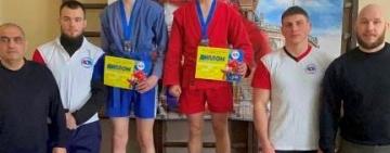 Арциз має своїх чемпіонів! Дебют й одразу перемога: спортсмен з Арцизької ТГ посів перше місце у чемпіонаті області з бойового самбо