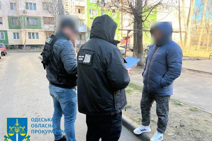 Замість затримання забирали гроші: на злочинному заробітку у понад 4,6 млн грн викрито одеських поліцейських