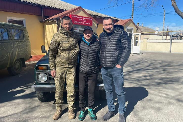 Історія однієї «Ниви»: четверо друзів з Ізмаїльщини передали власний автомобіль захисникам на Донецький напрямок