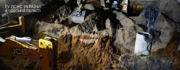 На Одещині протягом шести годин намагалися врятувати чоловіка, який застряг у трубі колодязя – постраждалий помер