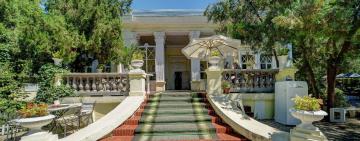 Одеська облрада буде судитися за будівлі з рестораном «Дача» на Французському бульварі 