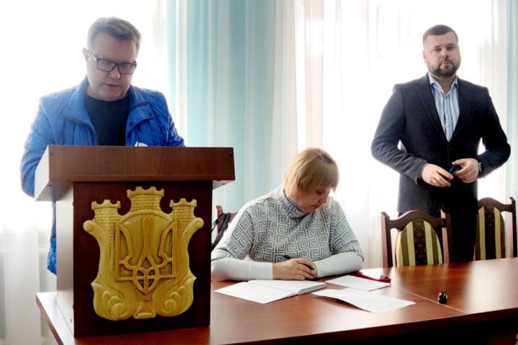 На черговій сесії Кілійської міської ради представили депутата, який набув повноважень