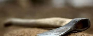 На Одещині п’яний чоловік порубав сокирою власного сина