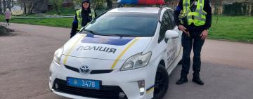 Одеські патрульні оперативно супроводили авто з хворою дитиною до лікарні