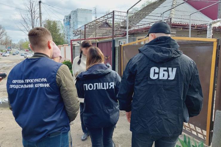 Заробили мільйон на закупівлі спецтехніки: правоохоронці Одещини викрили двох посадовців комунального підприємства 