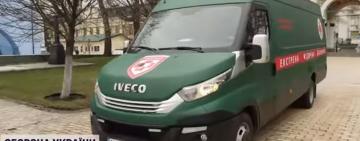 Родина, якій волонтери врятували новонародженого сина, віддячила збором коштів на нове авто: зворушлива історія