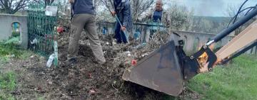 Велике прибирання до помінальних днів на кладовищах Тарутинської громади