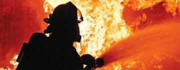 У Татарбунарах спалахнули три авто біля цистерни з паливом