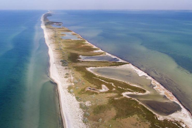 Окупанти облаштували військовий полігон на найбільшому українському острові в Чорному морі