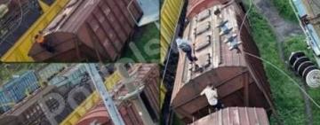 На Одещині троє підлітків забралися на дах вантажного вагона на місцевій залізниці