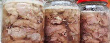 Житель Одеської області скуштував домашні заготовки та захворів на ботулізм