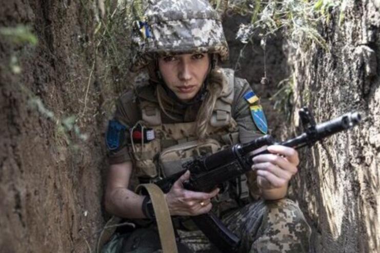 Міноборони: понад 60 тисяч жінок стоять на захисті України, 42 тис. із них — військові
