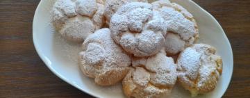 ПРОФІТРОЛІ ІЗ ЗАВАРНИМ КРЕМОМ