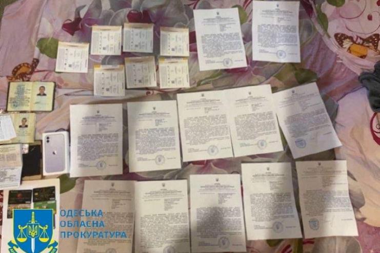 Викрито шахраїв, які, видаючи себе за представників місцевої влади, збирали кошти нібито для ЗСУ 
