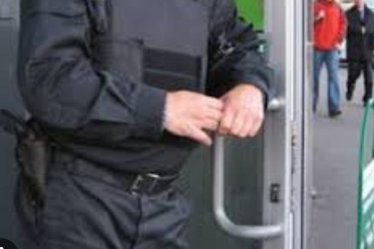 Кабмін заборонив українцям, які підлягають мобілізації, працювати охоронцями