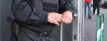 Кабмін заборонив українцям, які підлягають мобілізації, працювати охоронцями