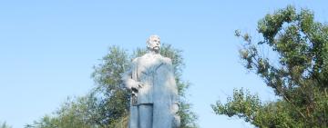 У селищі Бородіне знесуть пам'ятник Горькому