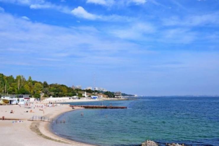 Чому в Одесі не можна купатися в морі попри поліпшення якості проб води: пояснення міськради