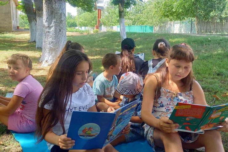 Веселі канікули разом з бібліотекою!