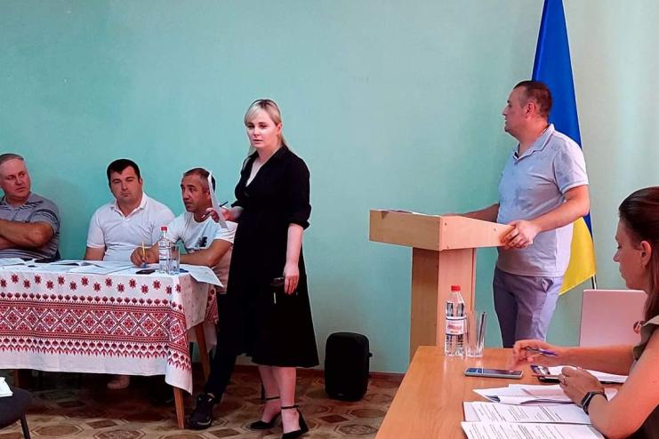 В Павлівці відбулося засідання позачергової сесії у зв'язку з нещодавним ракетним ударом