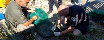 Поліцейські спільно з прикордонниками викрили двох браконьєрів в акваторії Дністровського лиману