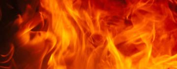 На Одещині сплахнув дах будинку: господаря госпіталізували у важкому стані